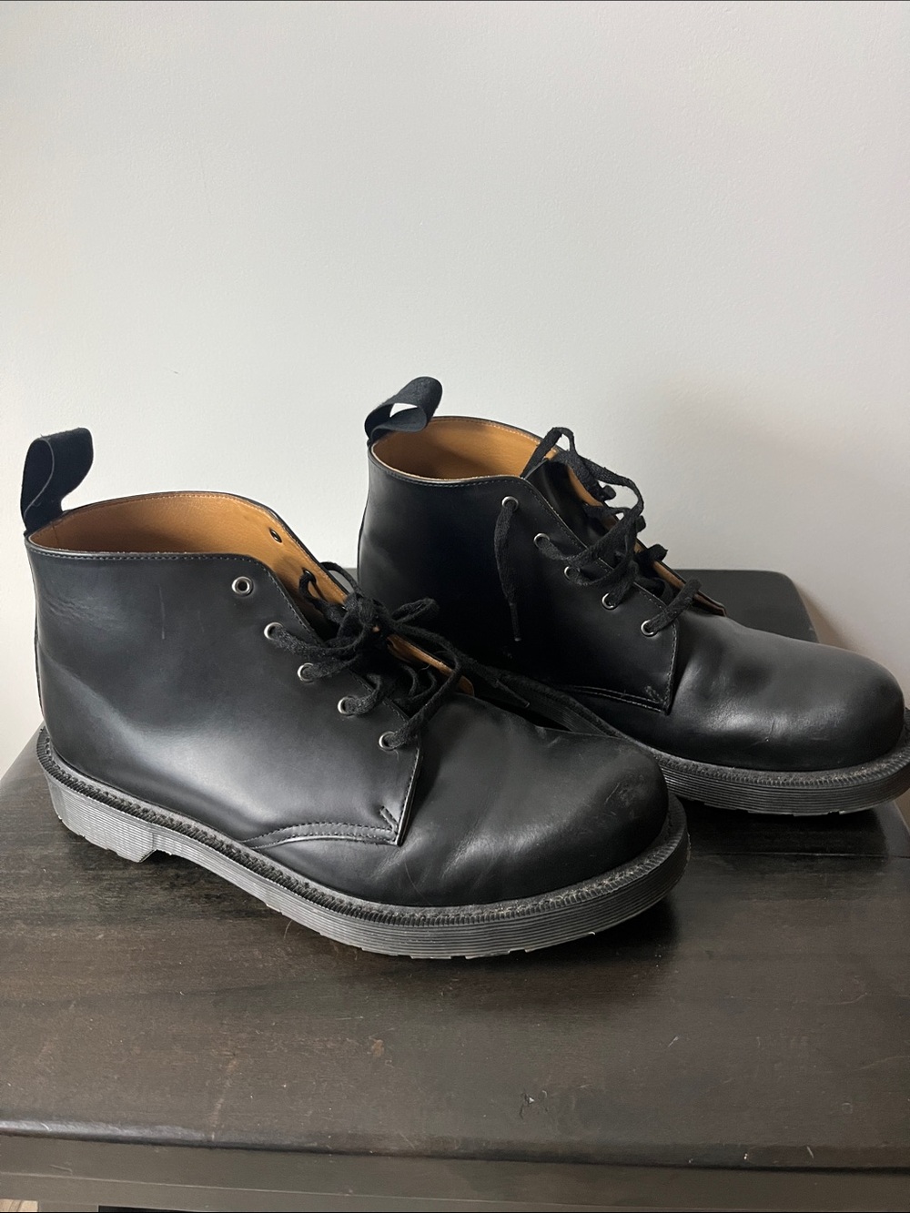 Dr. Martens- Black Men's Leather Lace-Up Chukka Boots